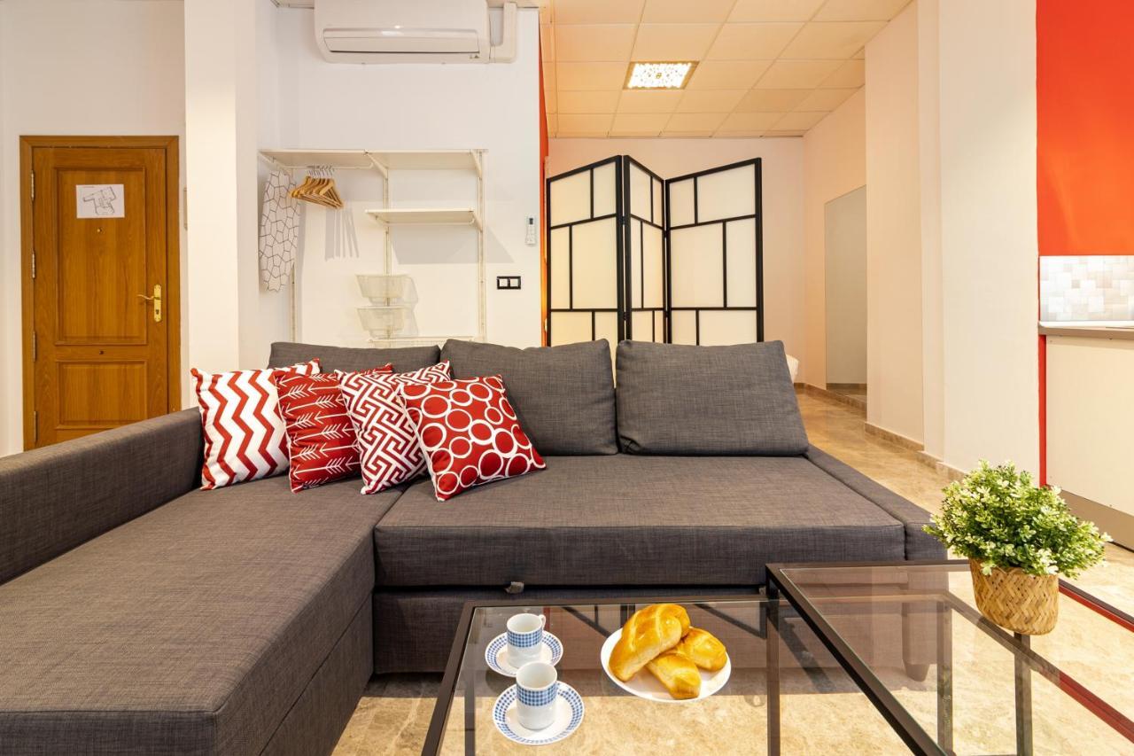 Saenz Suites Gallery By Bossh! Apartments Málaga Exterior foto